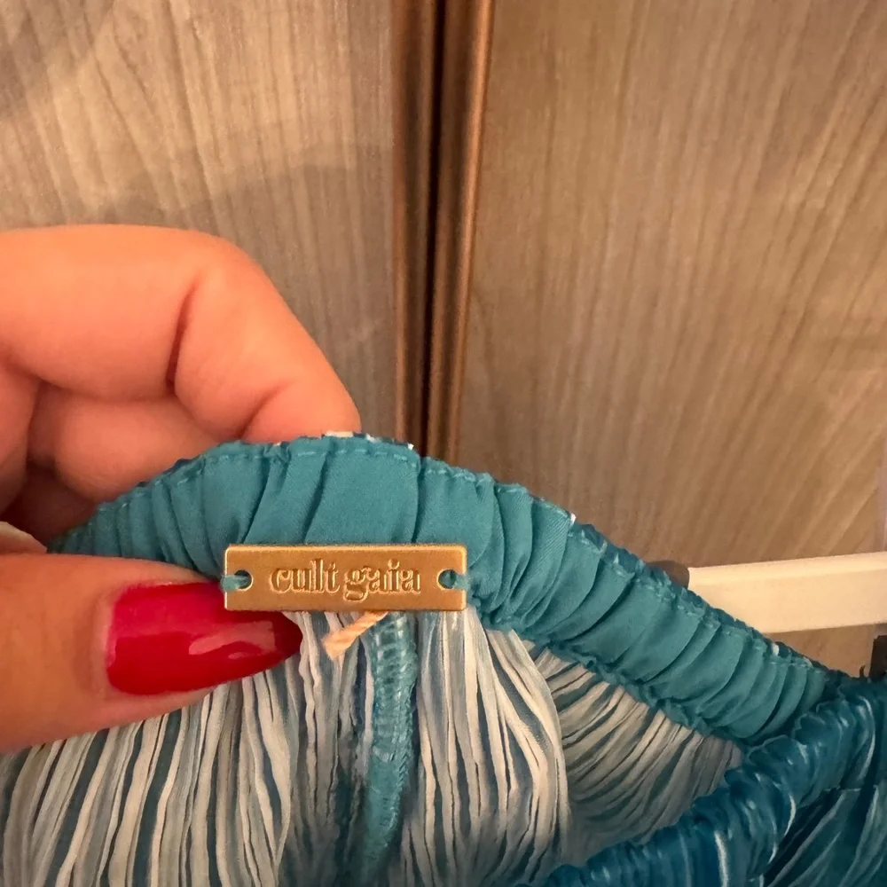 Cult Gaia Blue Pleated Top and Pants Set - Picture 3 of 7